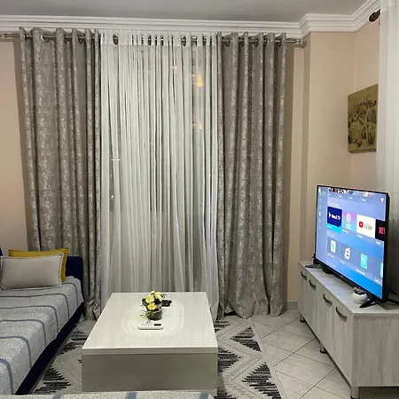 Prendi's In Apartmán Golem (Tirana)