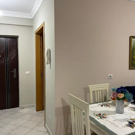 Prendi's In Apartmán Golem (Tirana)