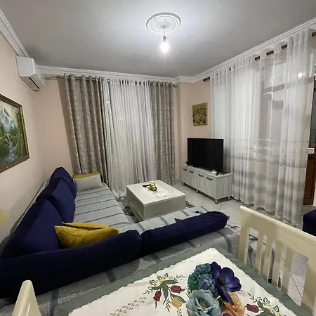 Prendi's In Apartament Golem (Tirana)