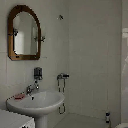 Prendi's In * Golem (Tirana)