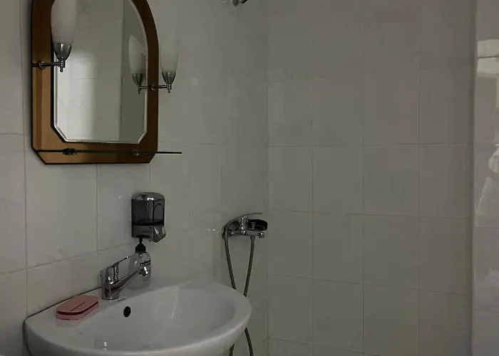 Prendi's In * Golem (Tirana)