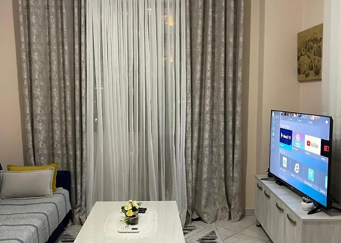 Prendi's In Apartament Golem (Tirana)