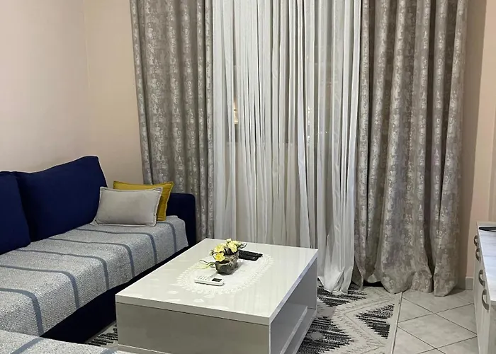 Prendi's In Apartament Golem (Tirana)